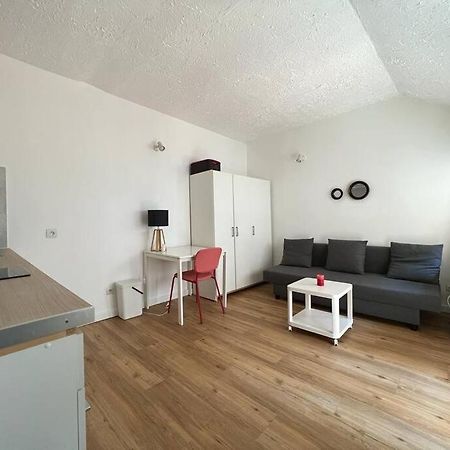 Le Cocon De Melun Apartment Luaran gambar
