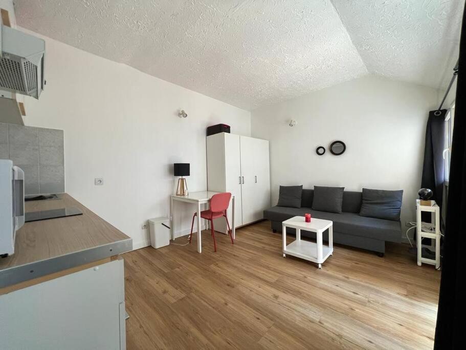 Le Cocon De Melun Apartment Luaran gambar