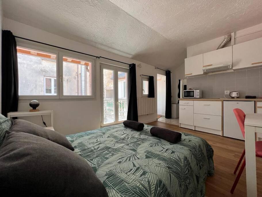 Le Cocon De Melun Apartment Luaran gambar