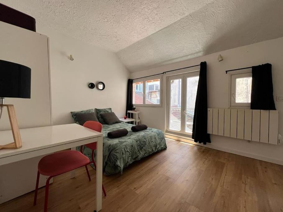 Le Cocon De Melun Apartment Luaran gambar